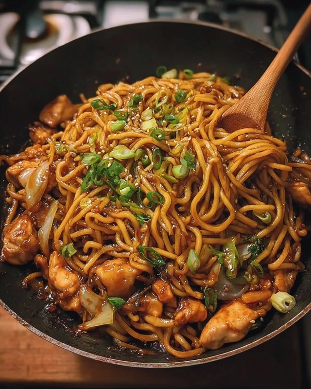 Sticky Garlic Chicken Noodles Recipe