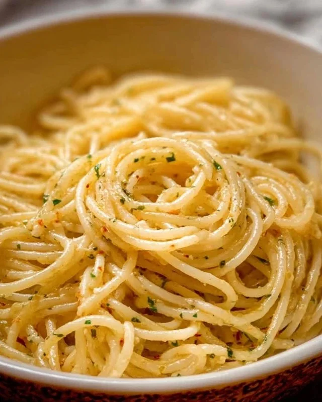 Spaghetti with Garlic and Oil