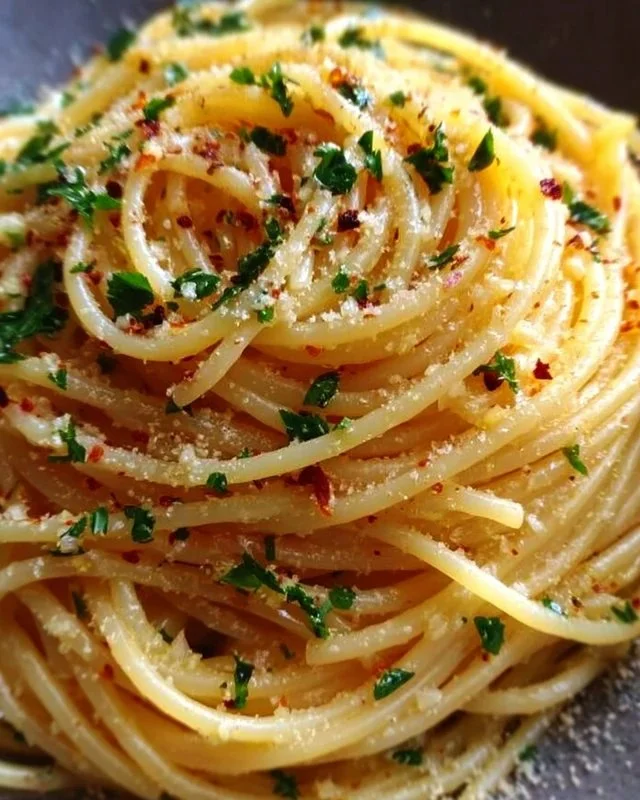Delicious Spaghetti Aglio e Olio with garlic and olive oil