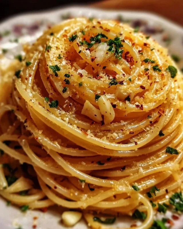 Spaghetti with Garlic and Oil (Aglio e Olio)