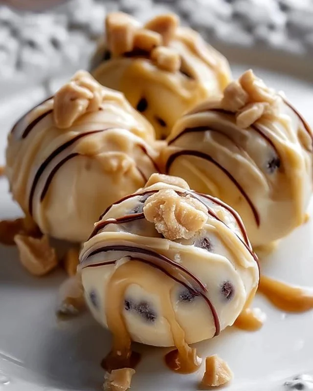Frozen Greek Yogurt Peanut Butter Bites, a healthy frozen yogurt snack